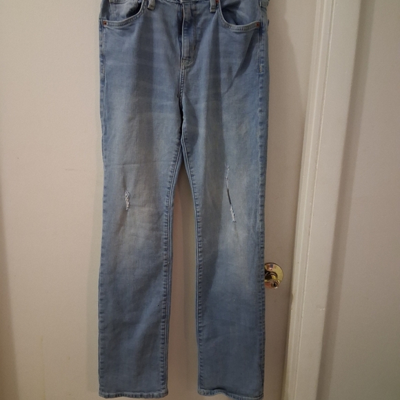 Old Navy Denim - Old Navy Womans Faded Blue Straight Leg Jeans. Size 16